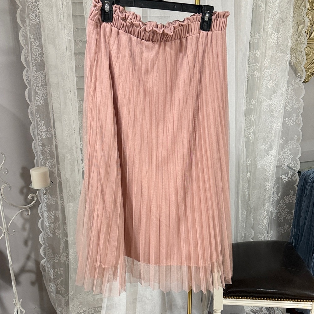 Metro Wear Dusty Rose Pleated A-Line Skirt